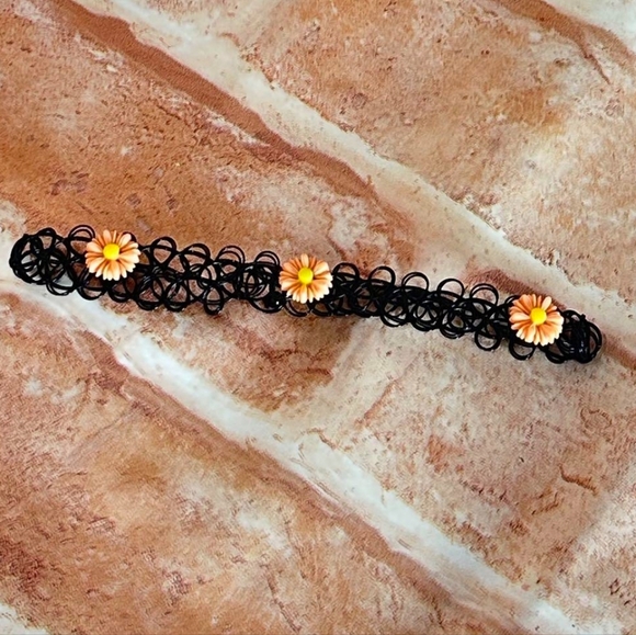 🌸choker necklace 🌸 - Picture 3 of 4